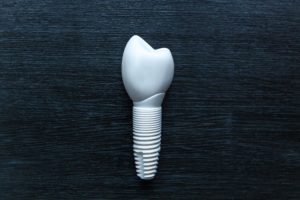 Zirconia dental implant